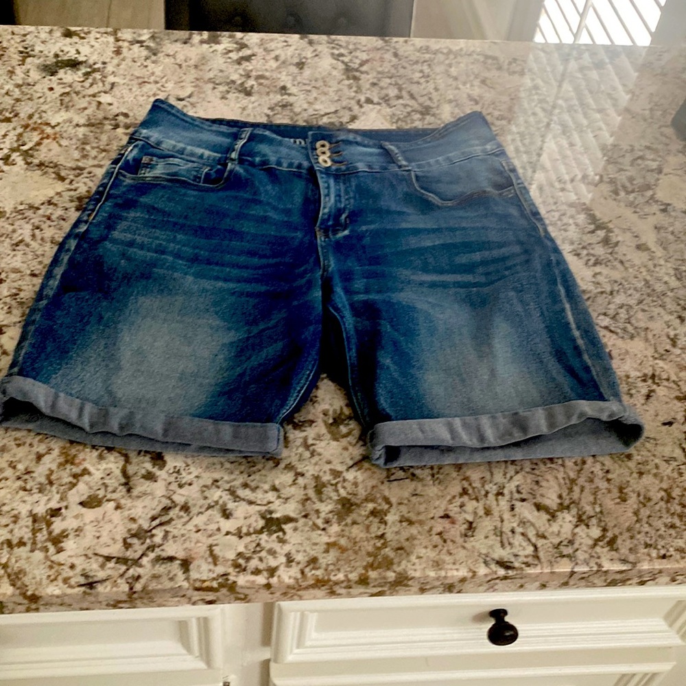 Hydraulic denim mid rise curvy midi shorts